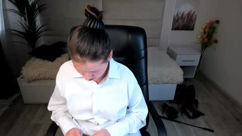 Dana Dom online show from 02/09/25, 05:50