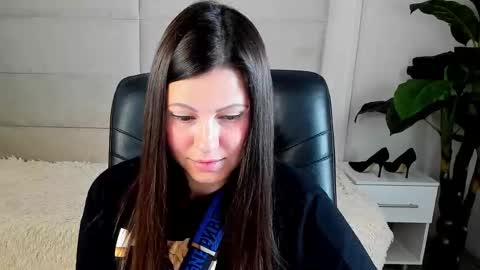 Dana Dom online show from 10/18/25, 02:03