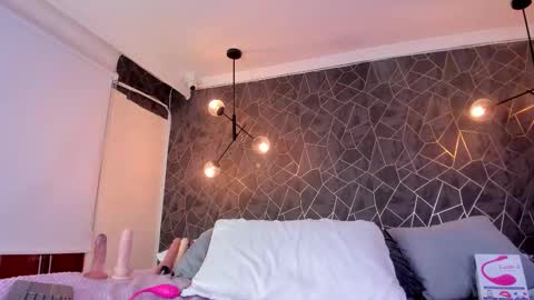    online show from 10/31/25, 09:43