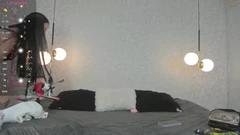    online show from 12/13/25, 10:15