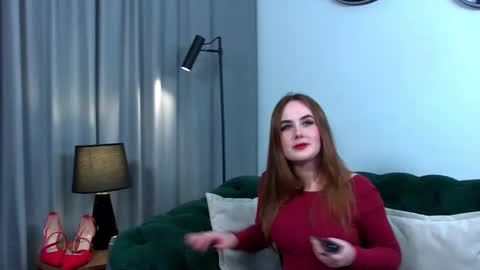 Snapshot of danadrake chatting on 02/06/25, 01:05 Dana online show from 02/06/25, 01:05