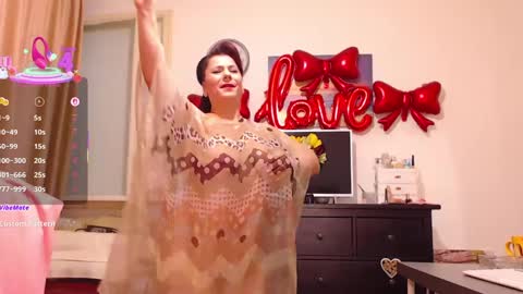 dana online show from 03/11/25, 03:45