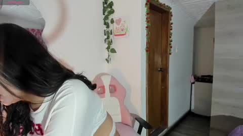 Snapshot of danay_01 chatting on 01/22/25, 12:27 danay_01 online show from 01/22/25, 12:27