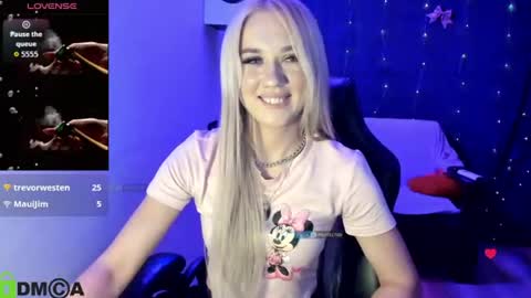 dances_queen online show from 07/20/26, 10:39