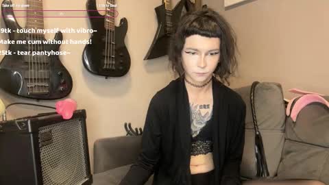 dandelion_sea online show from 10/05/25, 02:37