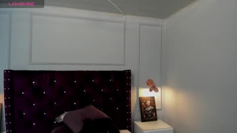 Snapshot of danee_19 chatting on 12/26/24, 10:48 Daniela online show from 12/26/24, 10:48