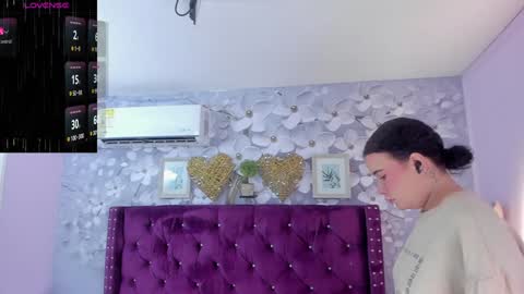 Snapshot of danee_19 chatting on 01/29/25, 10:48 Daniela online show from 01/29/25, 10:48