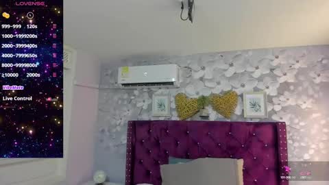 Snapshot of danee_19 chatting on 02/22/25, 11:35 Daniela online show from 02/22/25, 11:35