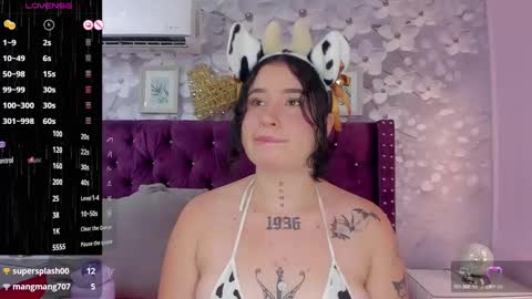 Snapshot of danee_19 chatting on 02/28/25, 02:42 Daniela online show from 02/28/25, 02:42