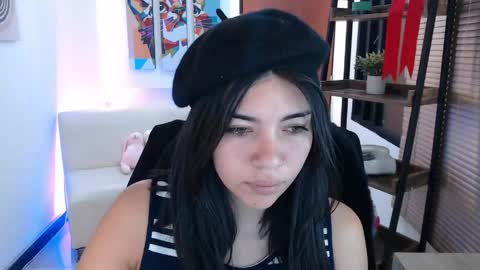 Veronica online show from 04/23/26, 12:04