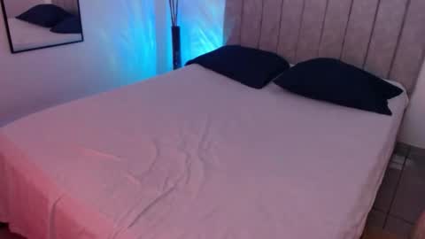 Ela and Santi online show from 02/24/26, 10:30