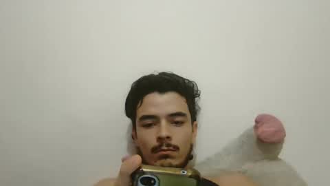 Snapshot of dani_42017 chatting on 02/11/25, 11:43 dani_42017 online show from 02/11/25, 11:43