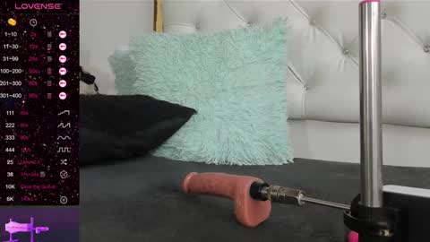 Snapshot of dani_ary chatting on 01/16/25, 05:44 DANI online show from 01/16/25, 05:44