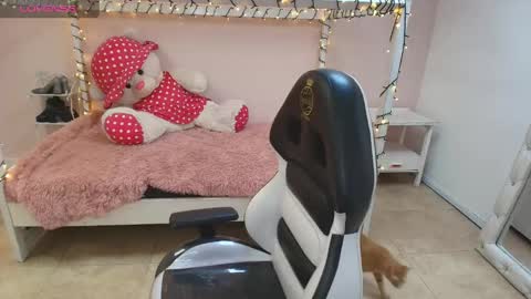 Dani online show from 02/17/25, 05:10