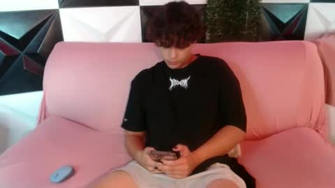 Snapshot of dani_cumboy chatting on 12/17/24, 01:29 dani_cumboy online show from 12/17/24, 01:29