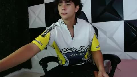 Snapshot of dani_cumboy chatting on 12/19/24, 05:07 dani_cumboy online show from 12/19/24, 05:07