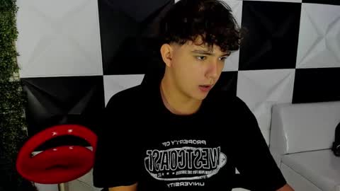 Snapshot of dani_cumboy chatting on 09/15/25, 02:50 dani_cumboy online show from 09/15/25, 02:50