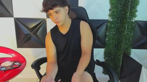 Snapshot of dani_cumboy chatting on 09/25/25, 02:43 dani_cumboy online show from 09/25/25, 02:43