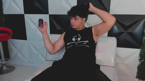 Snapshot of dani_cumboy chatting on 10/02/25, 02:02 dani_cumboy online show from 10/02/25, 02:02
