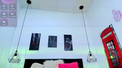 Snapshot of dani_dreams19 chatting on 10/17/25, 03:03 DANI online show from 10/17/25, 03:03