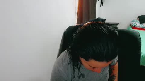 dani y jocelyn online show from 11/06/25, 06:42