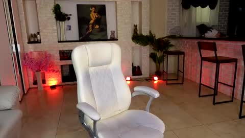 dani_kittys online show from 04/23/26, 07:52