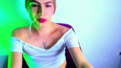 Snapshot of dani_lovet1 chatting on 12/22/24, 12:39 dani online show from 12/22/24, 12:39
