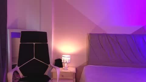Snapshot of dania22_ chatting on 06/25/26, 02:32 dania22_ online show from 06/25/26, 02:32
