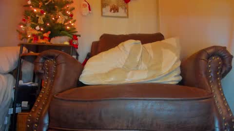 Snapshot of danidollxxx chatting on 12/05/25, 04:32 danidollxxx online show from 12/05/25, 04:32