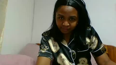 danie80704 online show from 10/22/25, 11:04