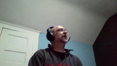 Daniel online show from 10/24/25, 02:41