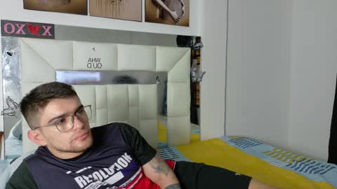 Snapshot of daniel_ova chatting on 01/29/25, 02:32 Sexy Dani online show from 01/29/25, 02:32