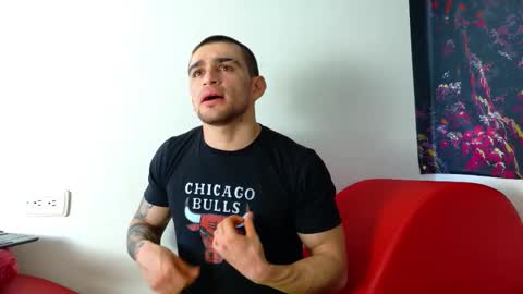 Snapshot of daniel_ova chatting on 10/21/25, 11:33 Sexy Dani online show from 10/21/25, 11:33