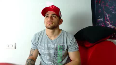 Snapshot of daniel_ova chatting on 10/22/25, 12:05 Sexy Dani online show from 10/22/25, 12:05