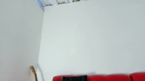 Snapshot of daniel_ova chatting on 11/26/25, 03:35 Sexy Dani online show from 11/26/25, 03:35