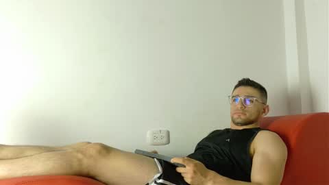 Snapshot of daniel_ova chatting on 12/16/25, 11:26 Sexy Dani online show from 12/16/25, 11:26