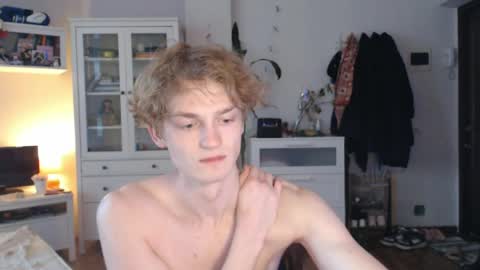 Daniel online show from 04/11/26, 03:33