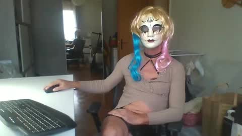 Snapshot of daniela69i chatting on 12/19/24, 10:24 newcumer online show from 12/19/24, 10:24