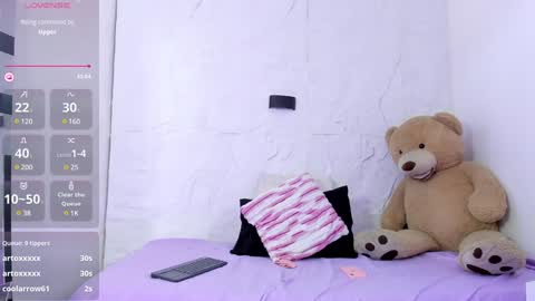 Snapshot of daniela_mendozza chatting on 01/14/25, 08:15 Dani online show from 01/14/25, 08:15