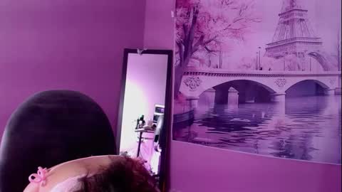 Snapshot of daniela_rivasth chatting on 01/09/25, 04:52 danielarivasth online show from 01/09/25, 04:52