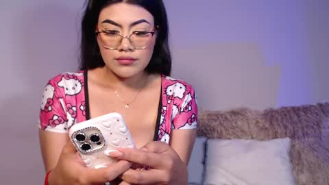 Snapshot of daniela_valencia chatting on 02/25/25, 09:57 Lucia online show from 02/25/25, 09:57