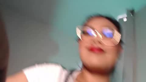 Snapshot of daniela_valencia chatting on 09/18/25, 05:48 Lucia online show from 09/18/25, 05:48