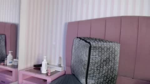 Snapshot of danielaa_a chatting on 02/10/25, 12:19 Daniela online show from 02/10/25, 12:19