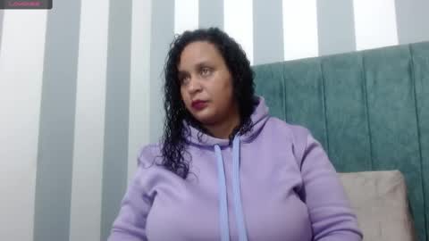 Snapshot of danielaa_a chatting on 02/11/25, 01:41 Daniela online show from 02/11/25, 01:41