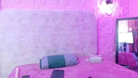 Snapshot of danielaa_a chatting on 10/13/25, 11:16 Daniela online show from 10/13/25, 11:16