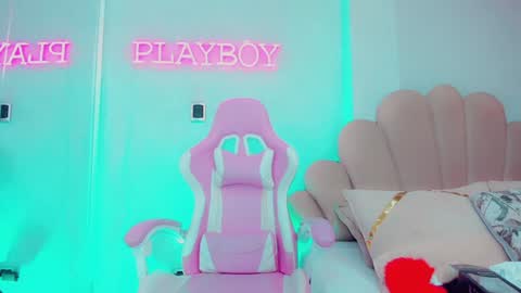 Snapshot of danielaadamss chatting on 12/21/24, 04:41 Daniela online show from 12/21/24, 04:41