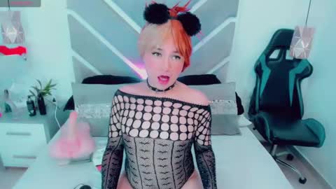 Snapshot of danielaadamss chatting on 01/14/25, 05:51 Daniela online show from 01/14/25, 05:51