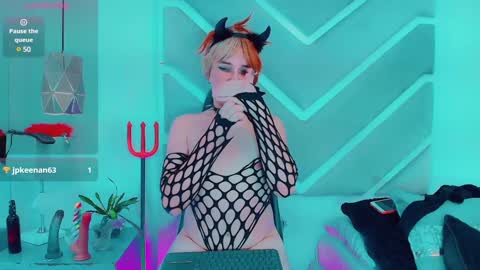 Snapshot of danielaadamss chatting on 02/08/25, 04:25 Daniela online show from 02/08/25, 04:25