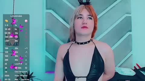 Snapshot of danielaadamss chatting on 02/20/25, 08:28 Daniela online show from 02/20/25, 08:28