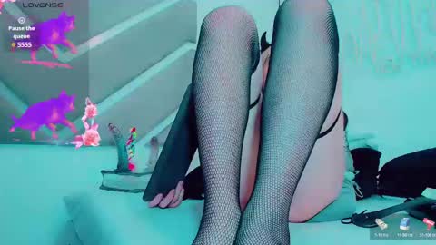 Snapshot of danielaadamss chatting on 02/28/25, 10:20 Daniela online show from 02/28/25, 10:20